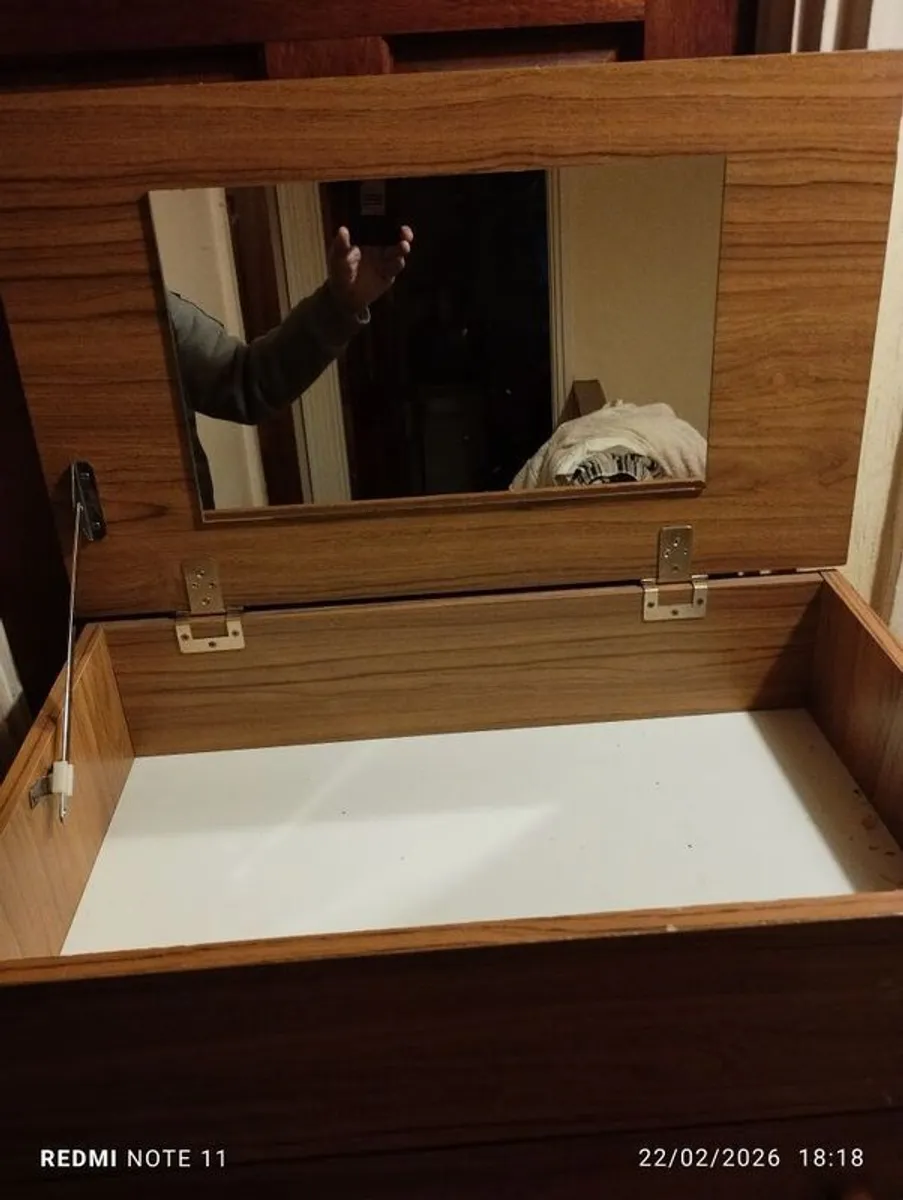 bedroom brown chest of drawers with lift up top - Image 4