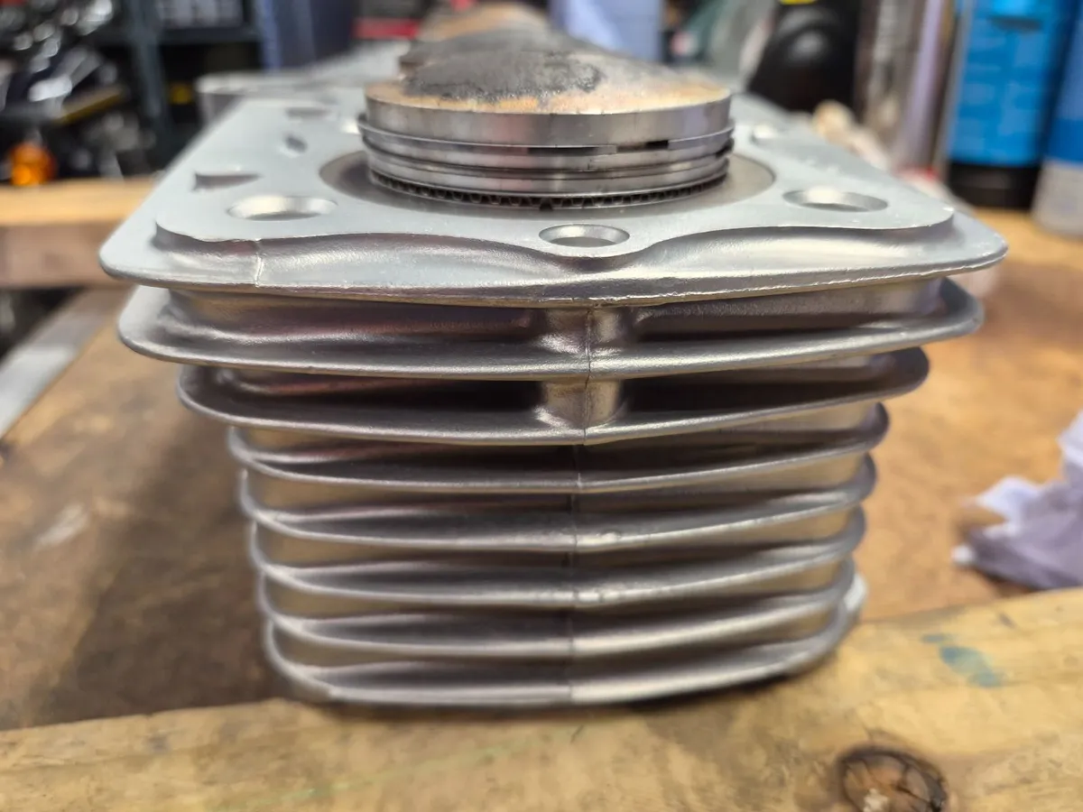Kawasaki Z1B barrels and Pistons - Image 4