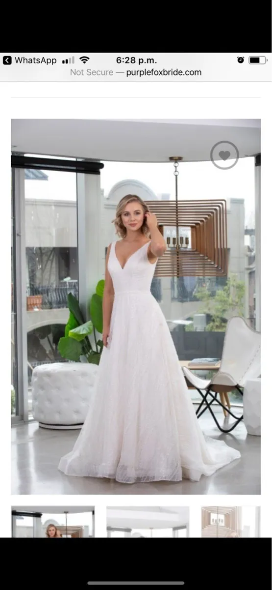 Size 8 Wedding Dress & Vail - Image 2