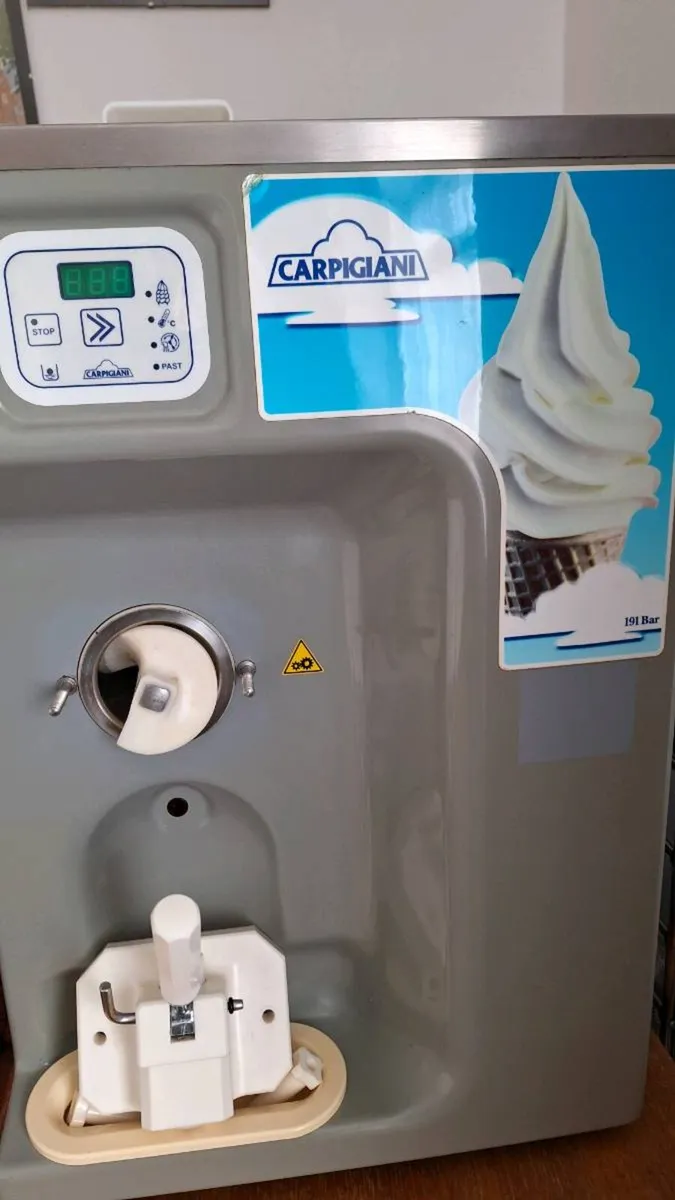 Ice Cream Machine - Image 1