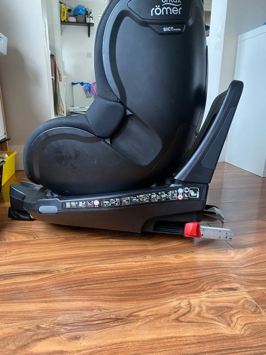 Britex Romer rotating car seat - Image 3