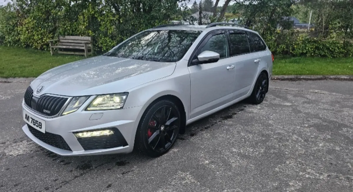 2017 Skoda Octavia VRS DSG 4X4 - Image 2