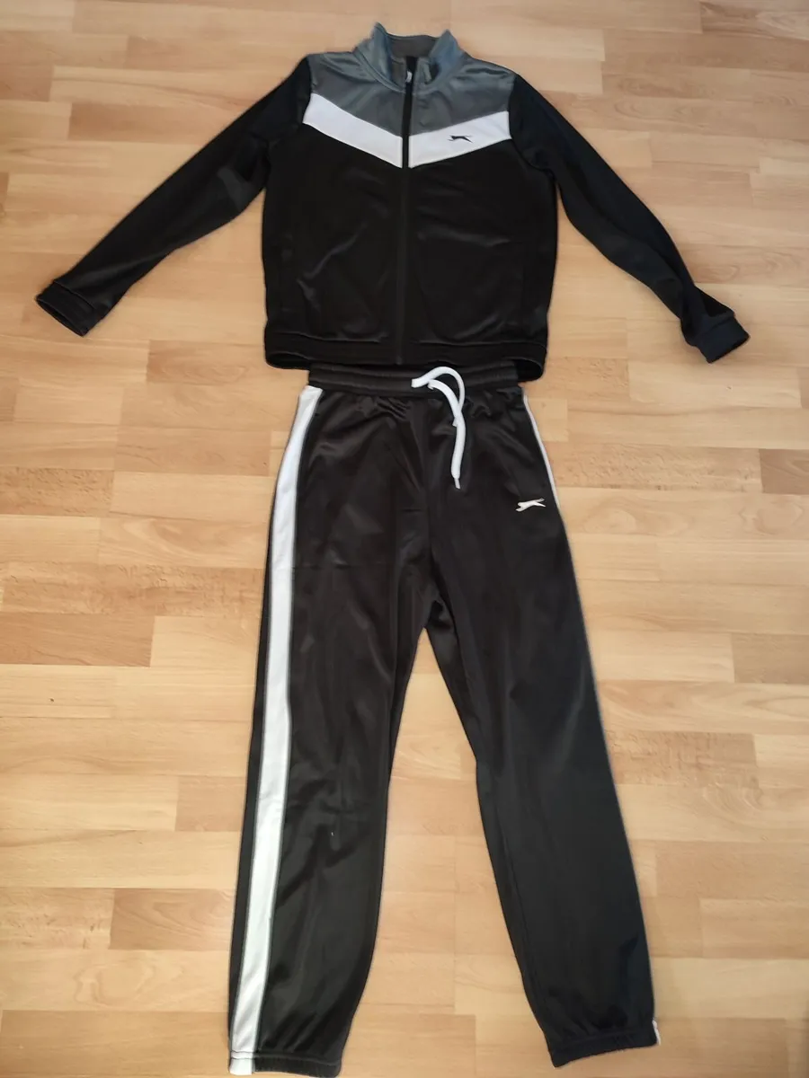 Tracksuit Junior - never worn - Image 4