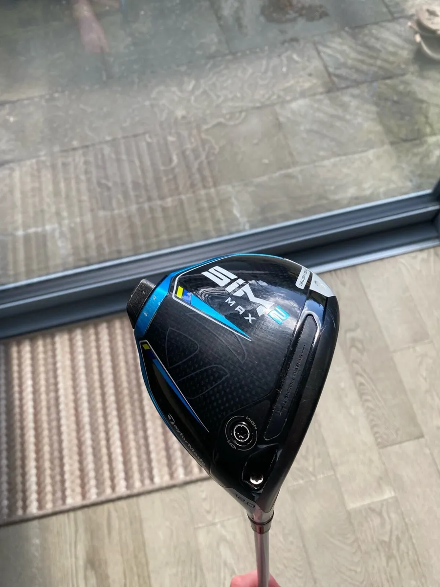 Taylormade Sim 2 max Driver - Image 1