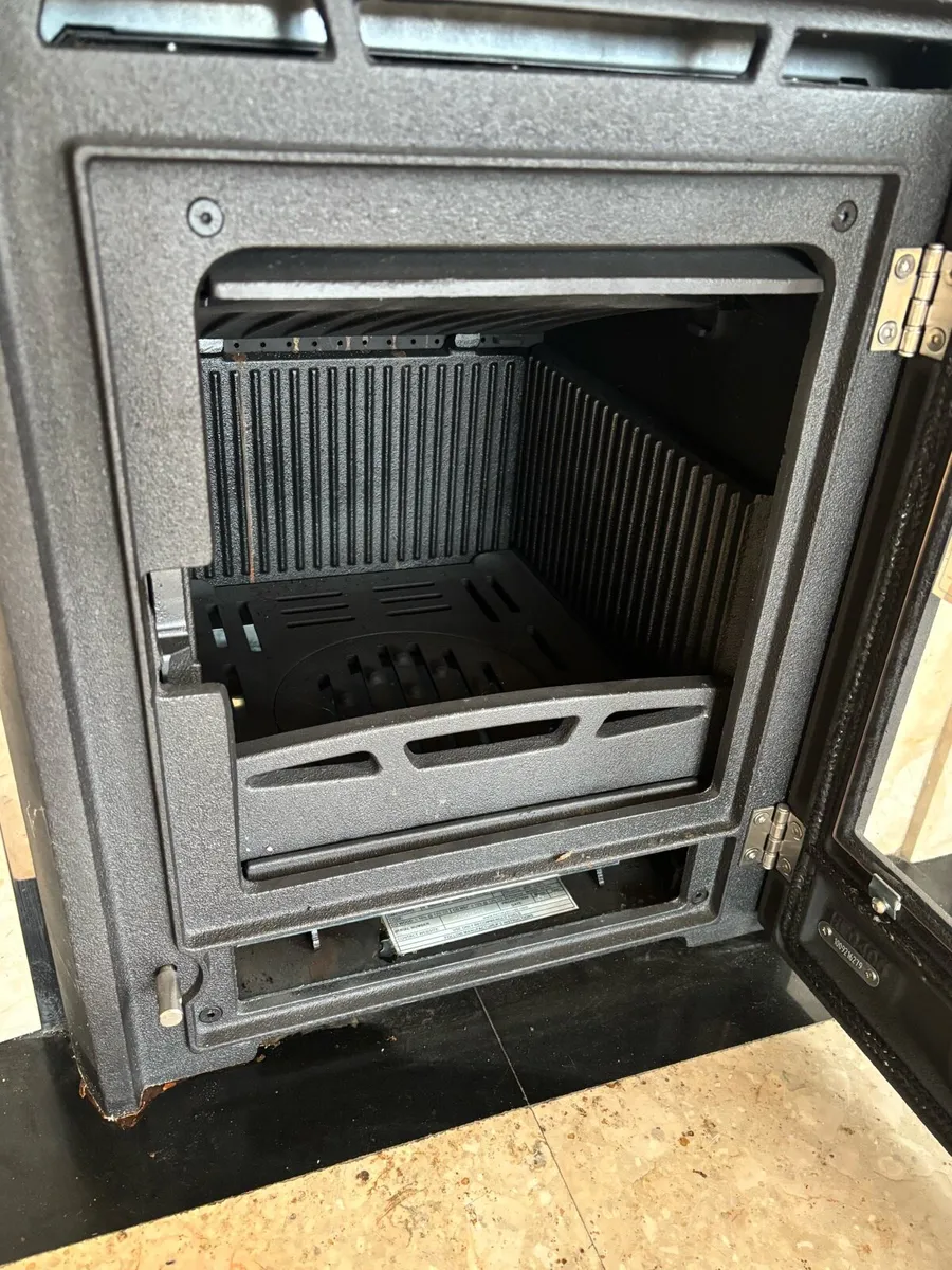 Marble fireplace + stove - Image 4