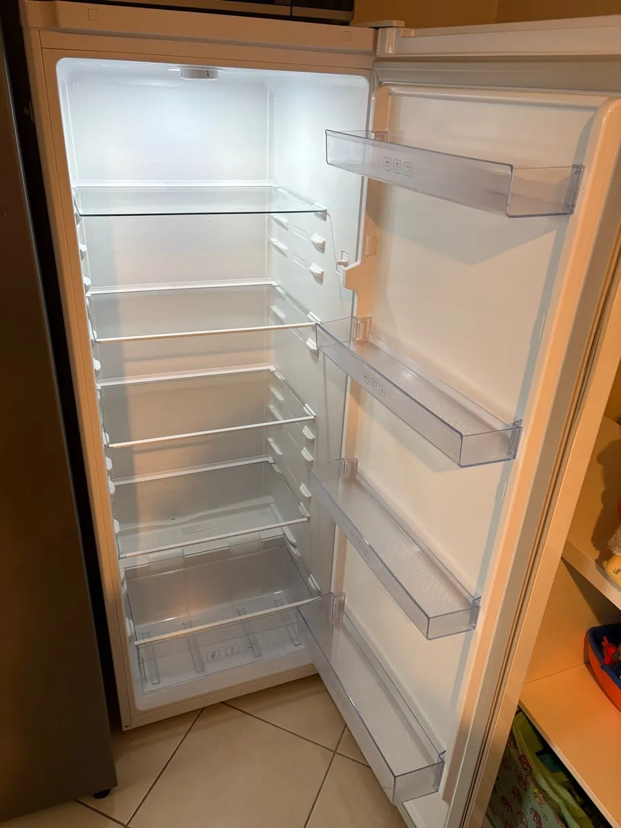 Beko fridge - Image 2