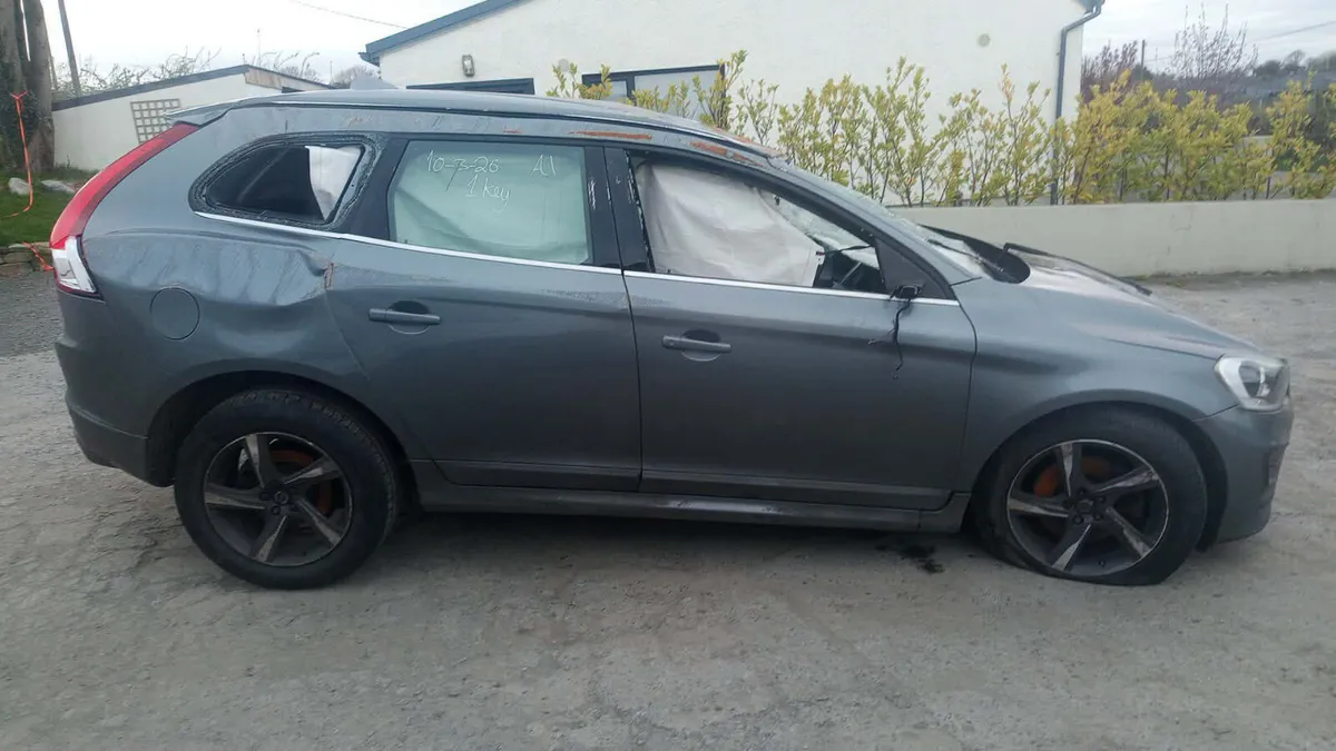 2016 VOLVO XC60 2.0 DIESEL FOR BREAKING! - Image 4