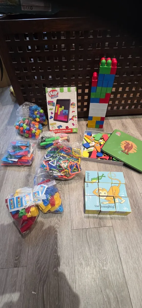 9 x different building block games - Image 1