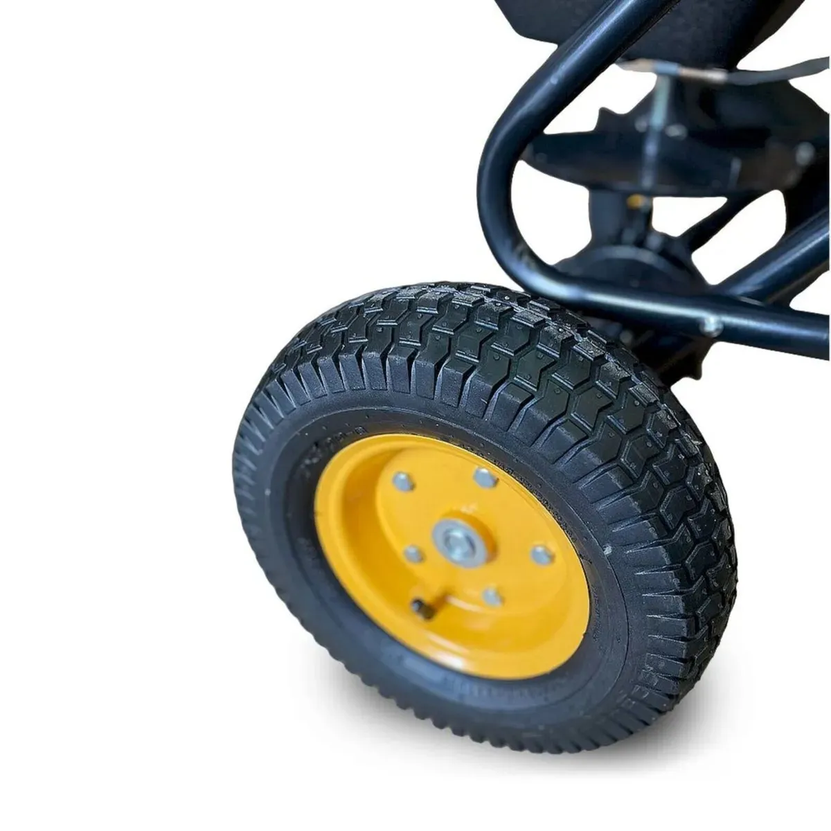 Piranha 50kg / 110lbs Towed Broadcast Spreader - Image 3