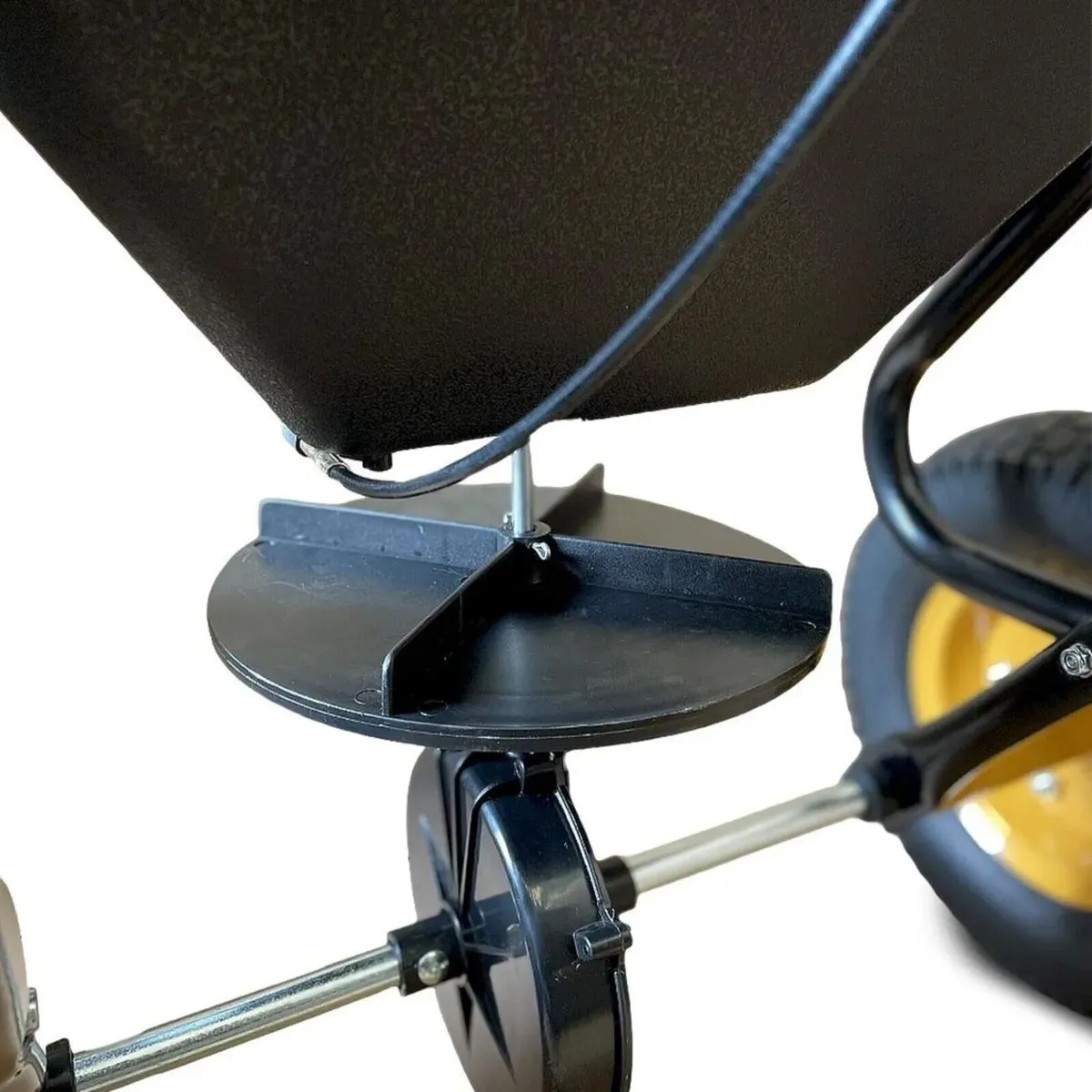 Piranha 50kg / 110lbs Towed Broadcast Spreader - Image 4