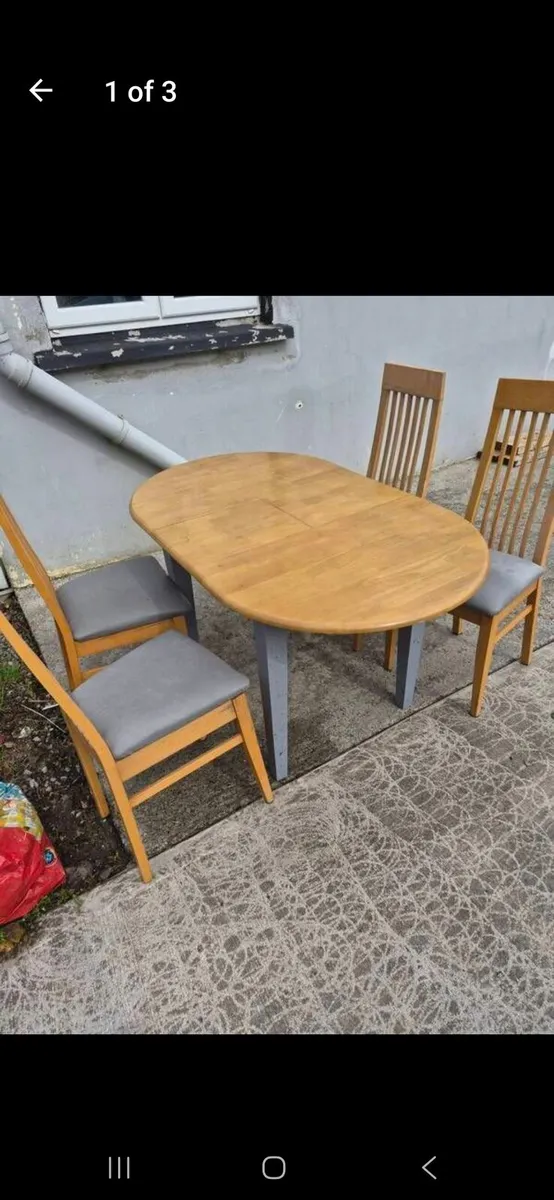 Free 3 piece and table/chairs - Image 4