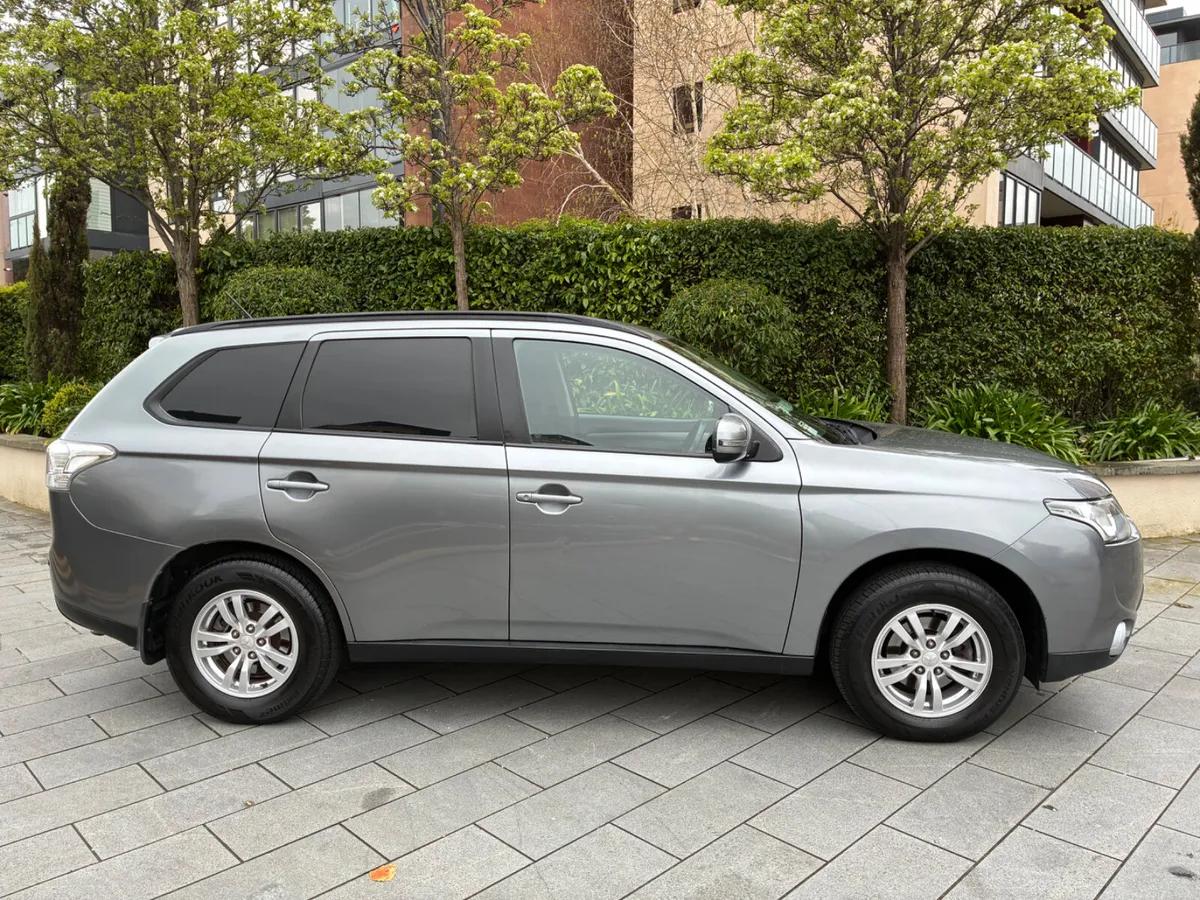 Mitsubishi Outlander 2.3 Commercial - Image 4