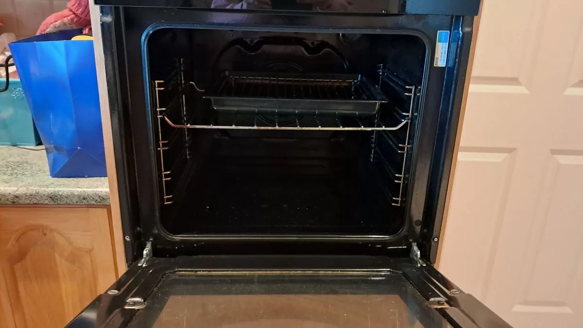 Indesit Double Oven with fan - Image 4