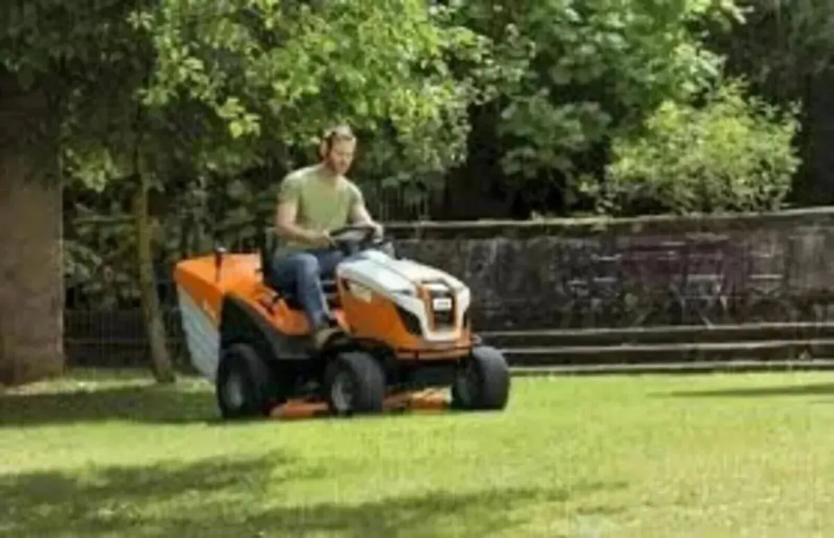 STIHL RT 6127 ZL Ride on Mower - Image 4