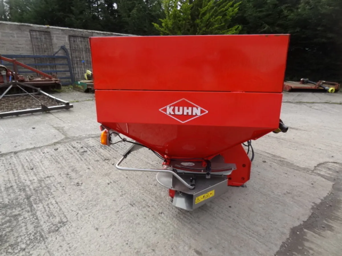 Kuhn MDS 1131 Fertiliser Spreader - Image 4