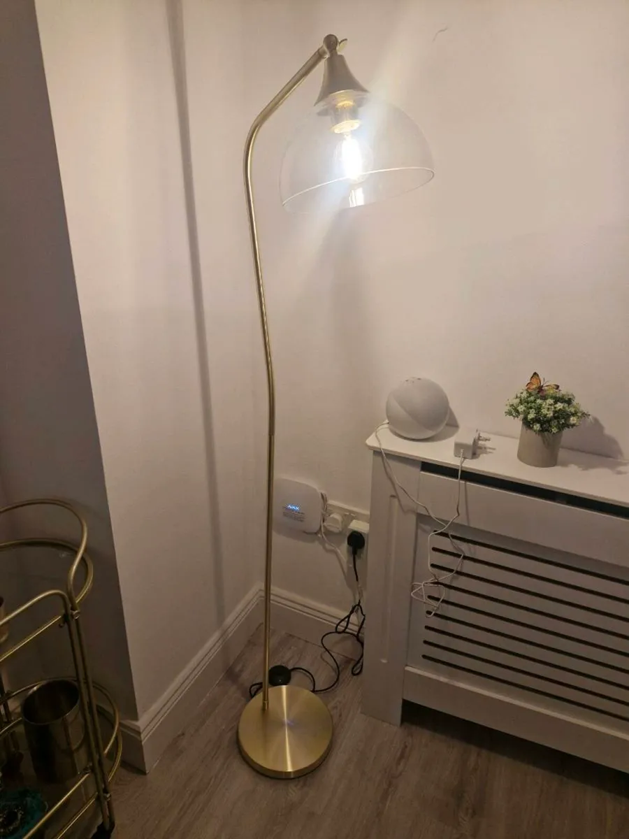 Gold floor lamp - Image 1