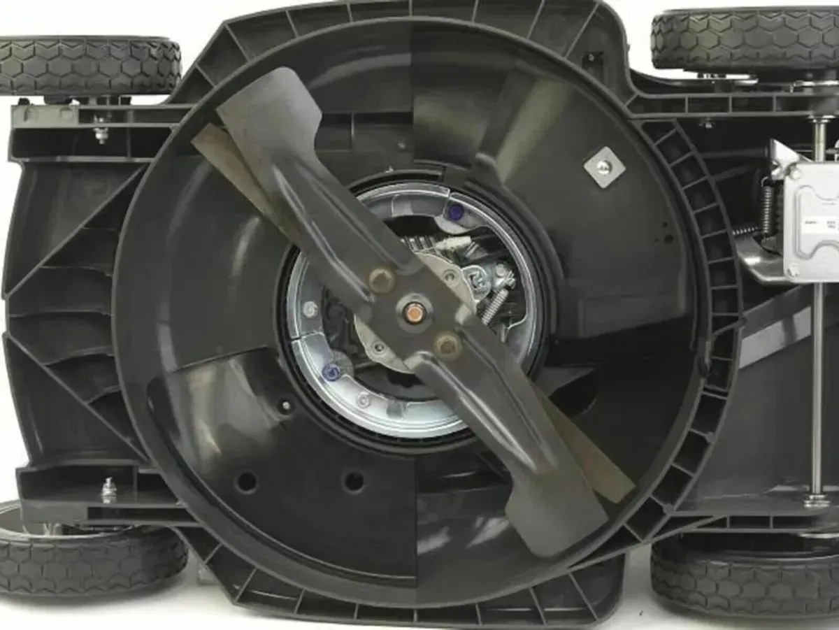 The new Honda HRX 537 HYE self-propelled - Image 3