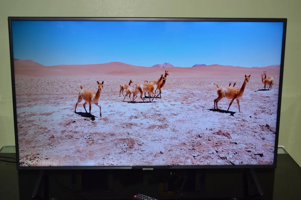 Samsung 43-inch 4K Ultra HD HDR Smart TV - Image 3