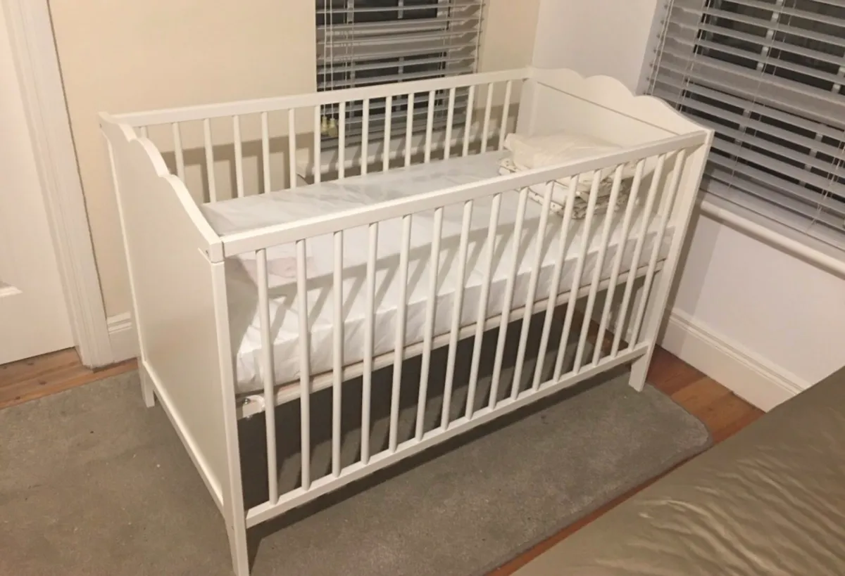 Baby cot & mattress - Image 1