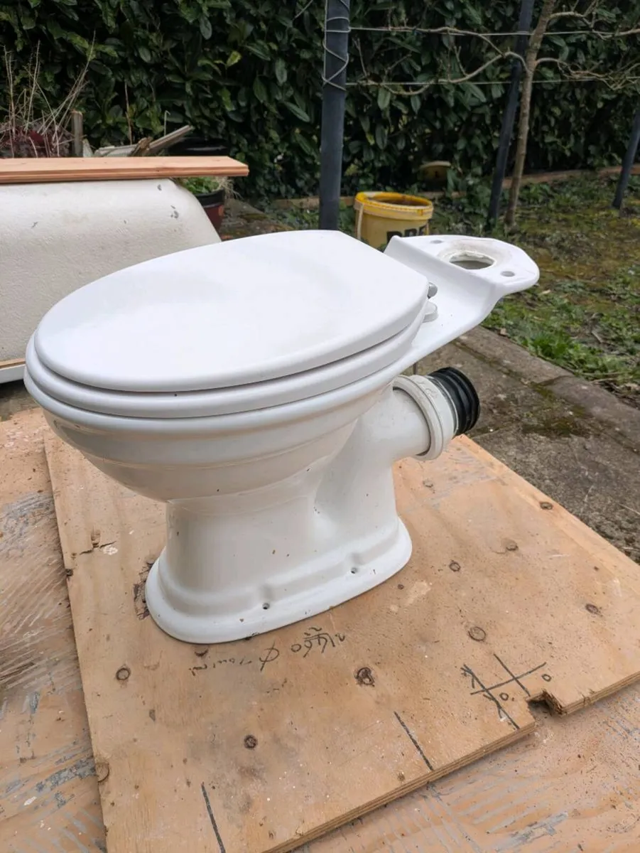 Avoca Toilet, Bath Tub and Hand Basin - Image 3