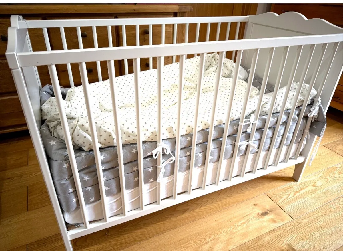 Baby cot & mattress - Image 2