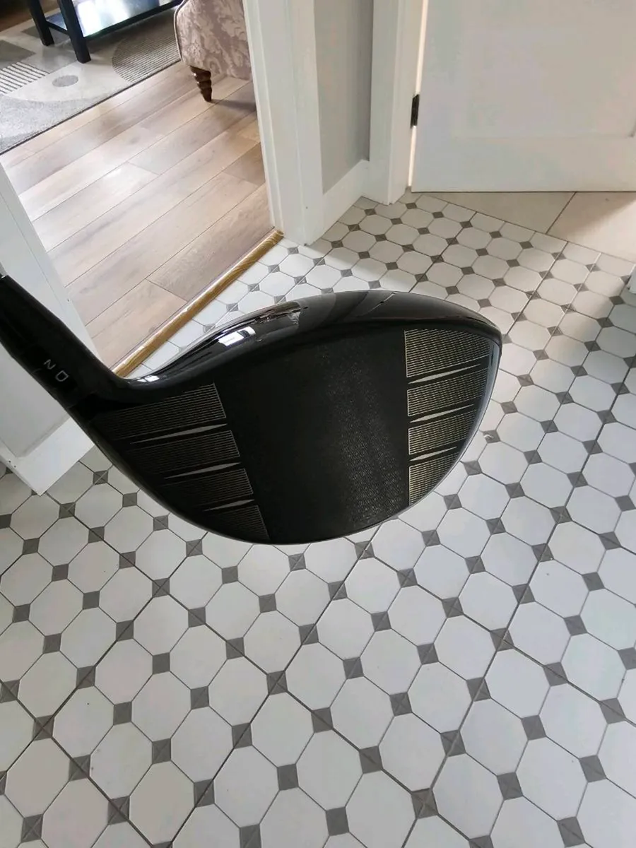 Left Handed Titleist TSr2 Driver - Image 2