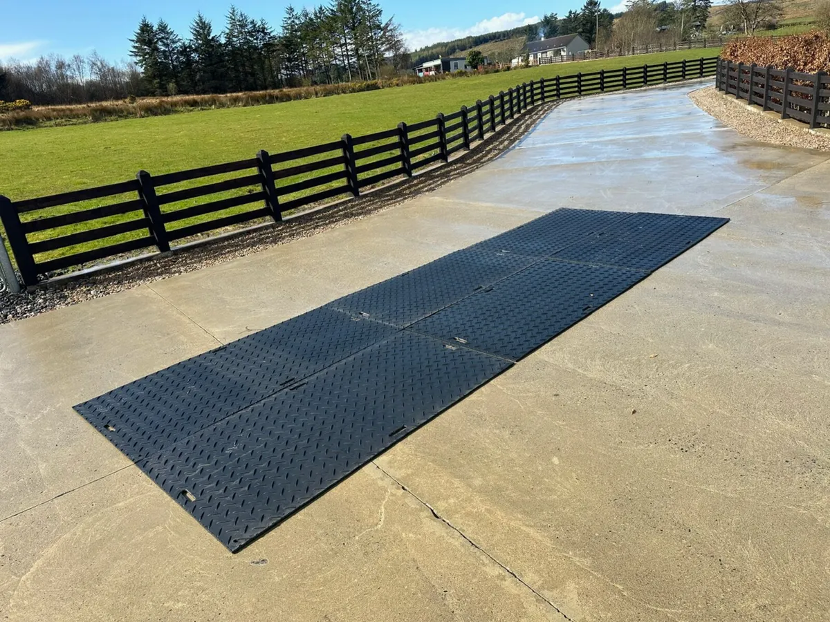 8ft x 4ft Ground Protection Mats / Pedestrian Mats - Image 4