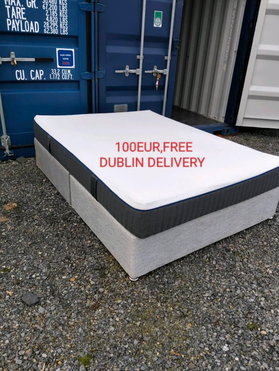 King size bed - Image 1