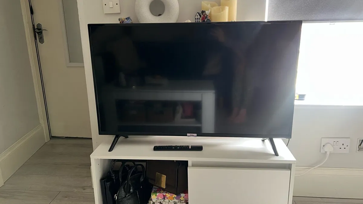 TCL 40” Full HD Android Smart TV – 40S5200K - Image 2