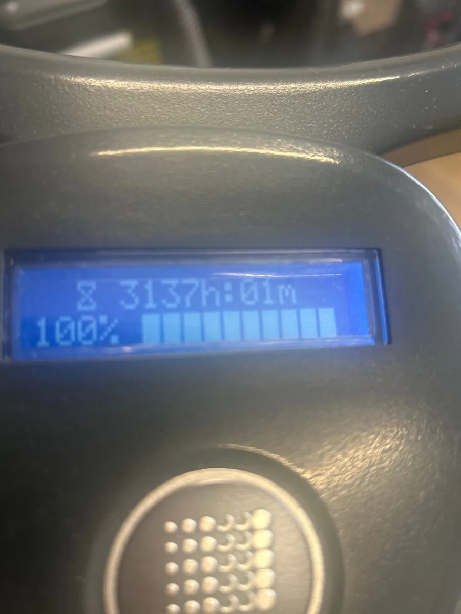 Drive on scrubber dryer - Image 3