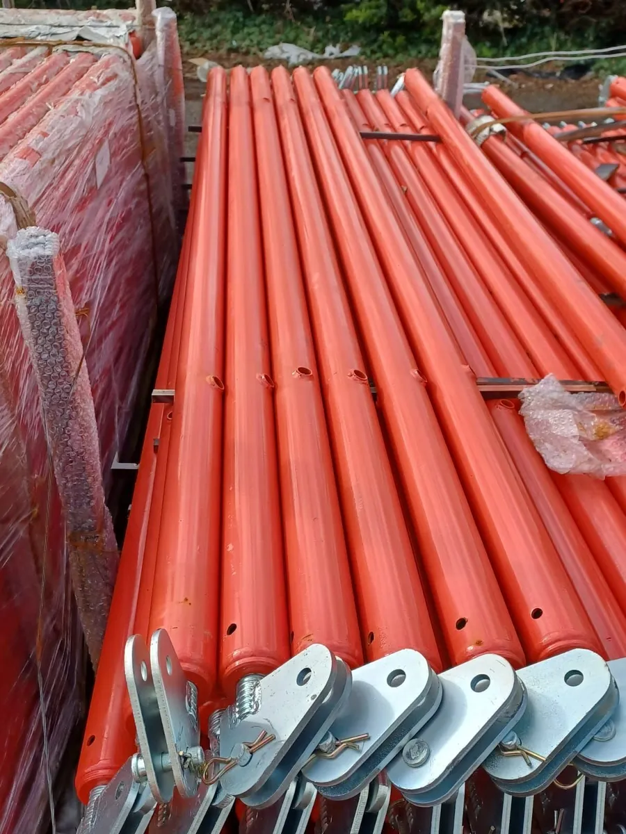 Peri Push Pull Props - Image 1