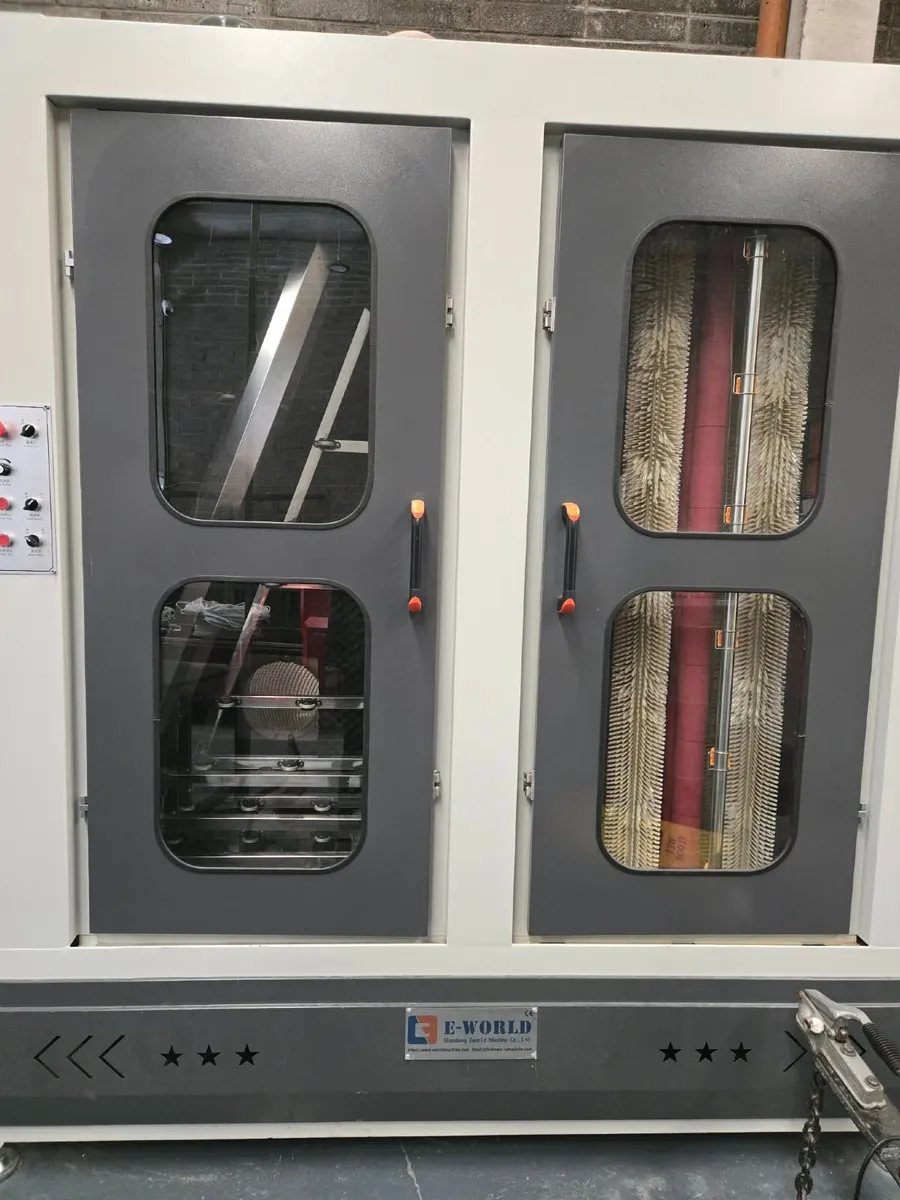 Vertical Glass Washing Machine - Image 2