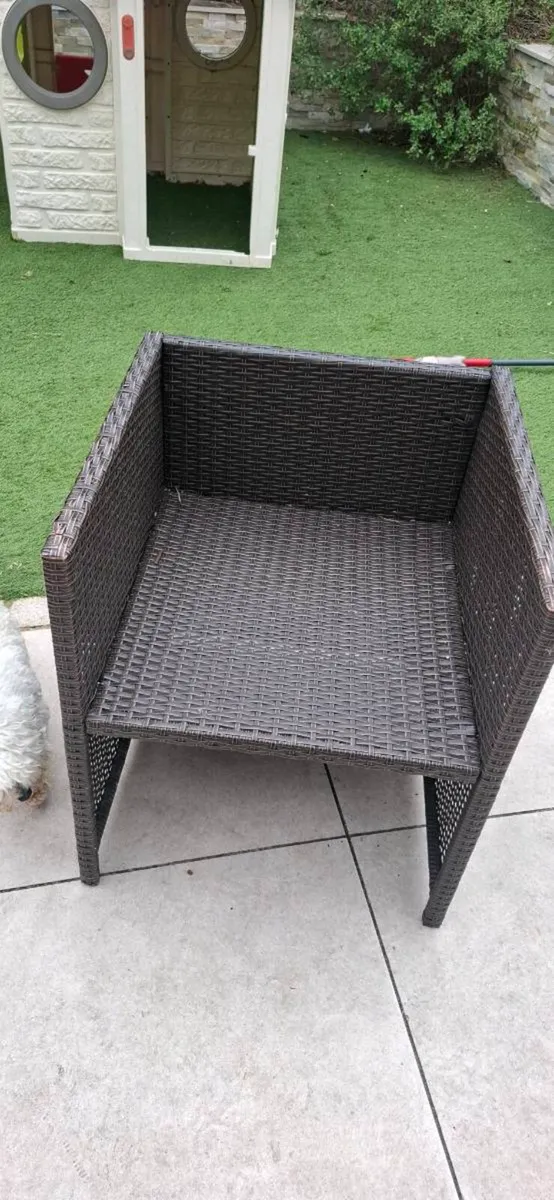 Free table,5 chairs and 2 footstools - Image 1