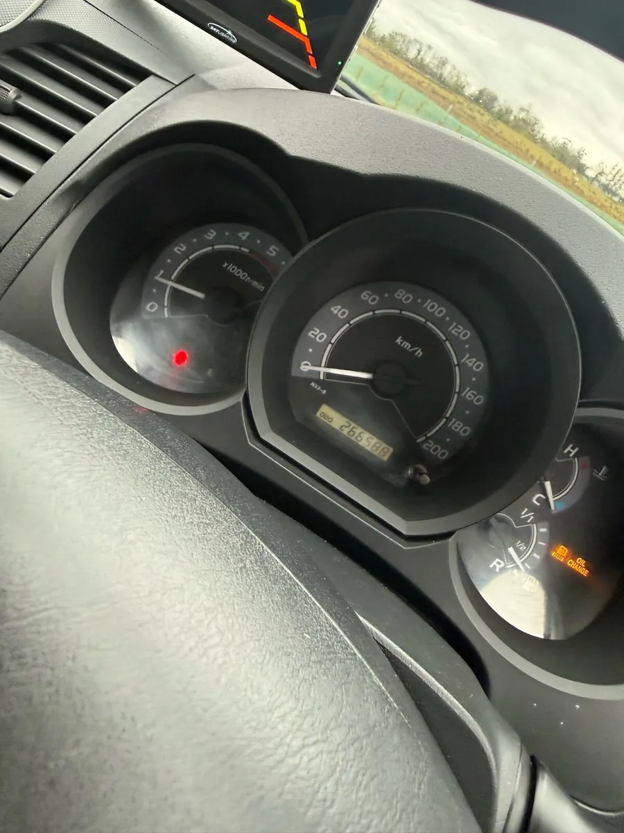 Toyota Hilux - Image 3