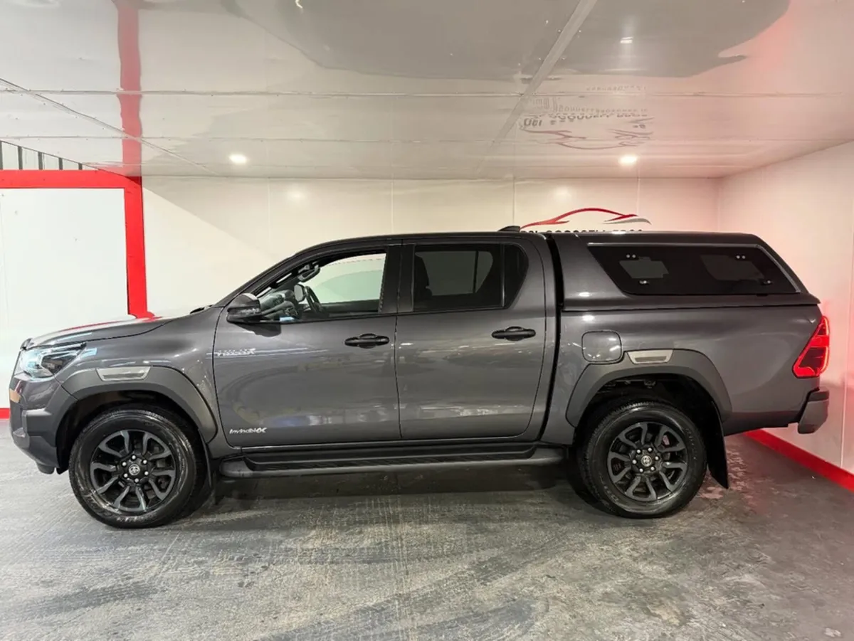 Toyota Hilux INVINCIB X D-4D 4WD INVINCIBLE DCB - Image 3