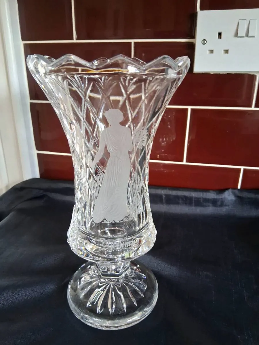 Clarenbridge Crystal Vase - Image 1