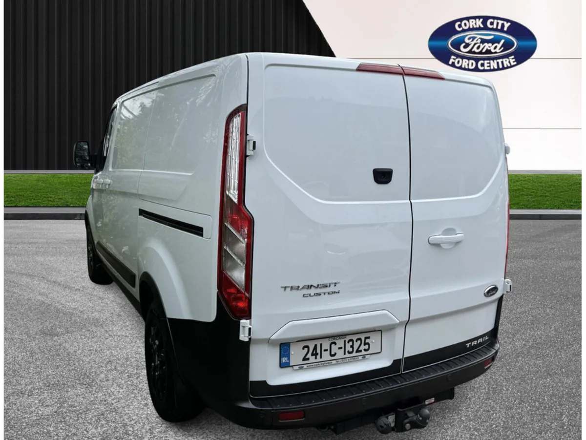 Ford Transit Custom 300S TRAIL 2.0 T - Image 4