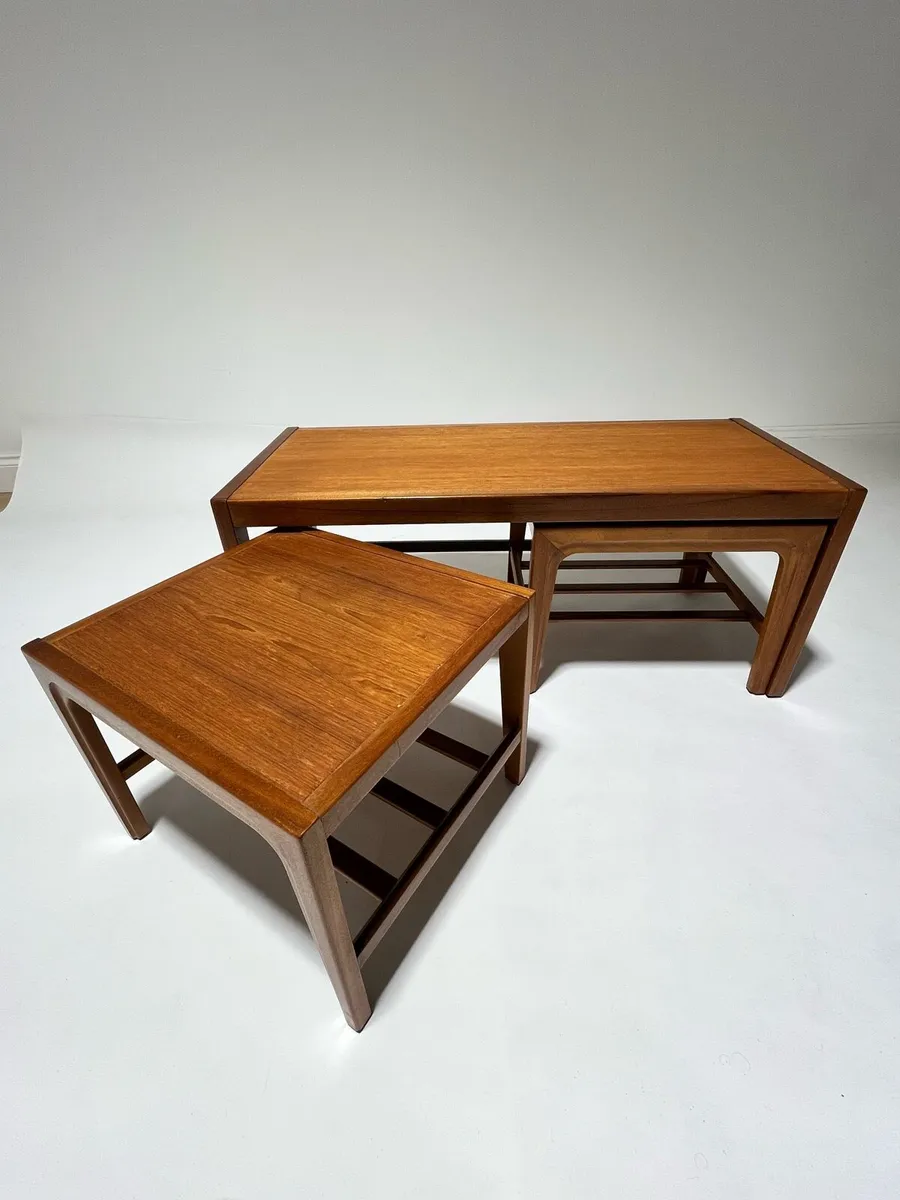 Mid century coffee table nest - Image 2