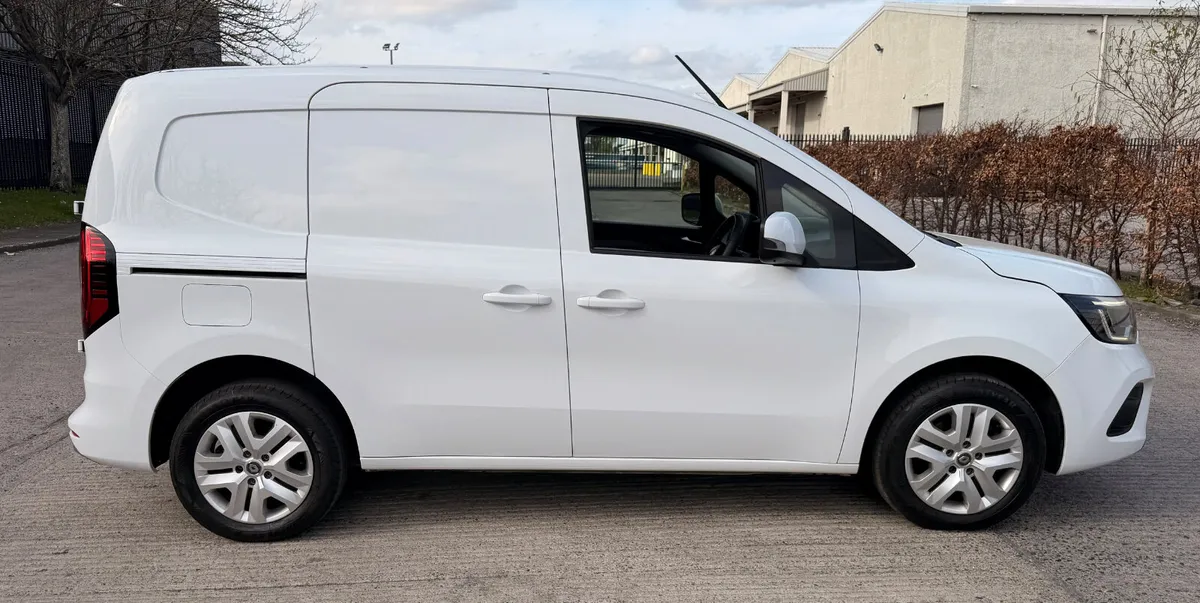 2023 Renault Kangoo High Spec - Image 3