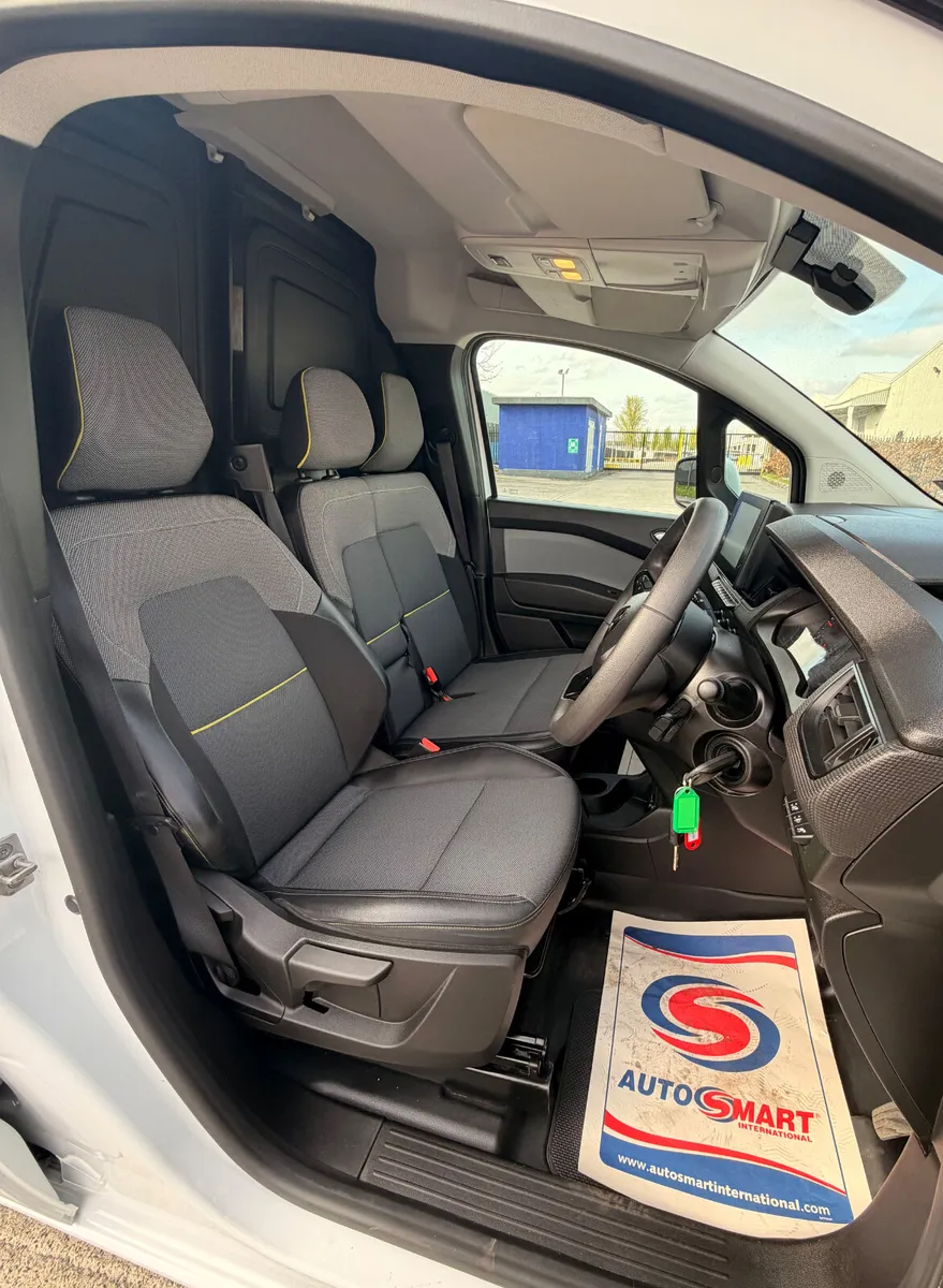 2023 Renault Kangoo High Spec - Image 4