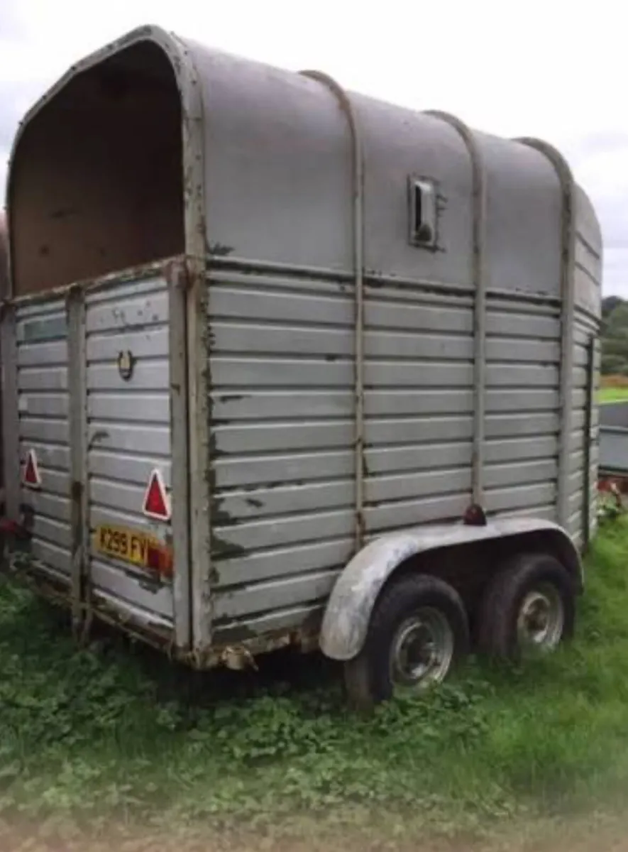 1 horse horse box for sale