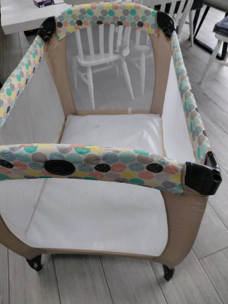 Graco Travel Cot - Image 2