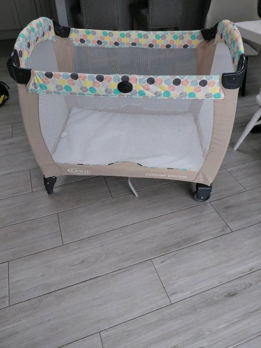 Graco Travel Cot - Image 3