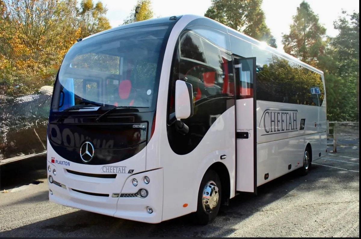 191 MERCEDES PLAXTON CHEETAH 34 / TOILET