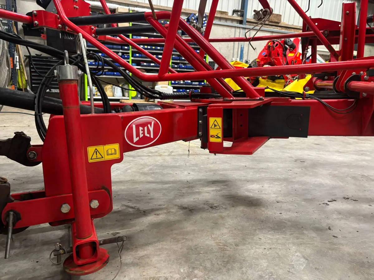 Lely lotus 1020 trailed tedder - Image 2