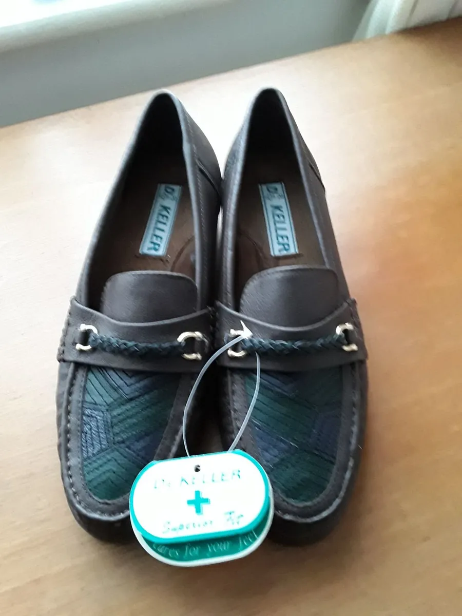 Brand new ladies size 7 flat heeled brown shoes - Image 1