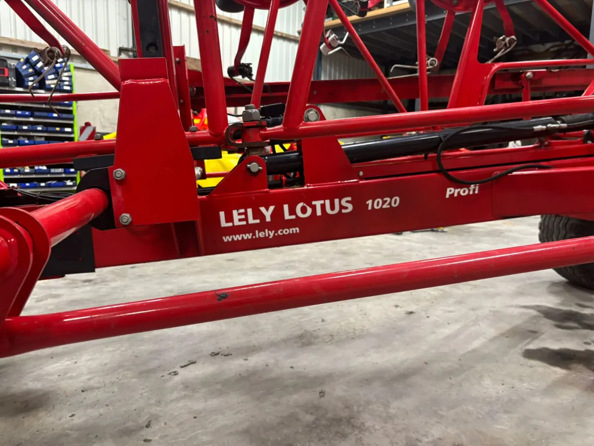 Lely lotus 1020 trailed tedder - Image 4
