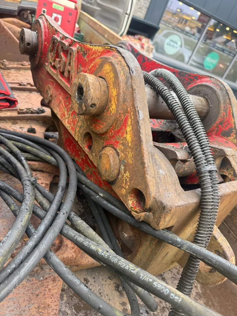 QSA 65MM PIN HYDRAULIC QUICK HITCH - Image 4