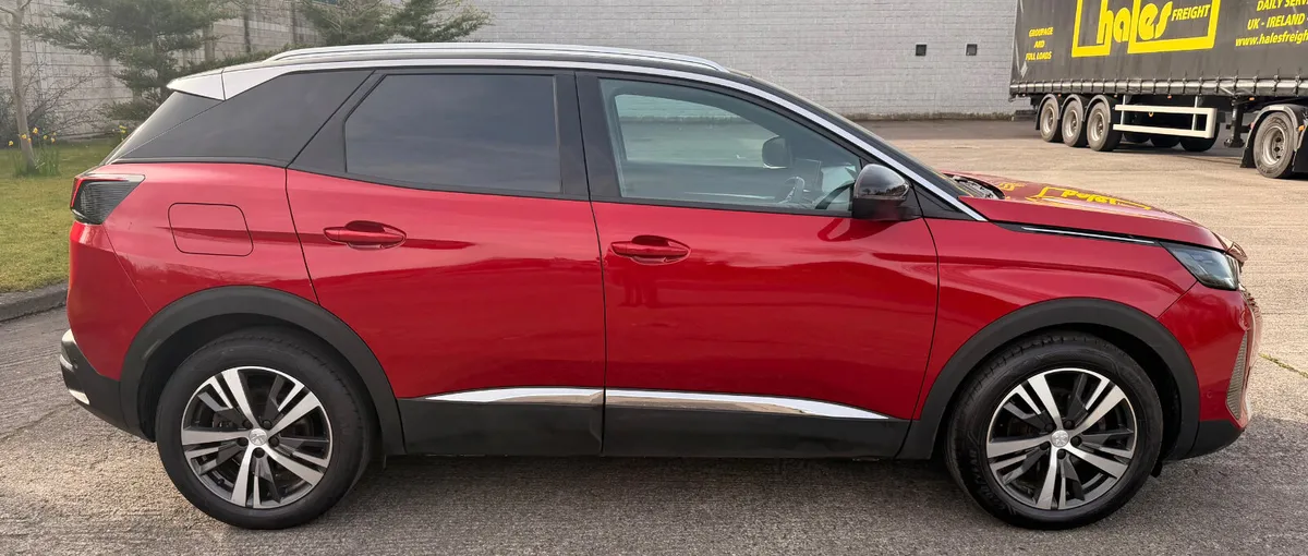 2023 Peugeot 3008 Automatic - Image 3