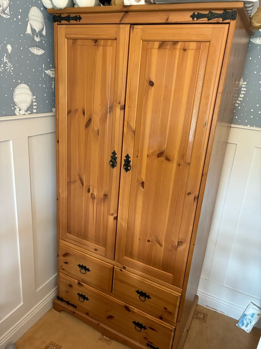 Pine Wardrobe and two matching bedroom lockers - Image 4